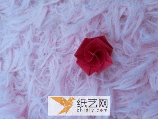 Simple origami rose tutorial for Valentines Day New way to make handmade paper roses