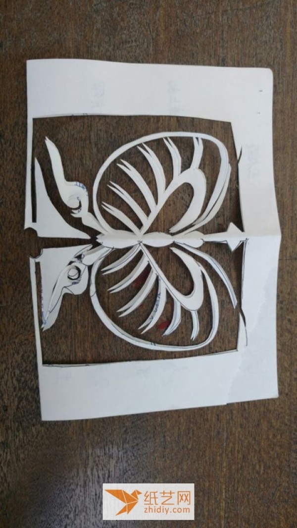 Simple paper-cut butterfly window grille hand-making tutorial