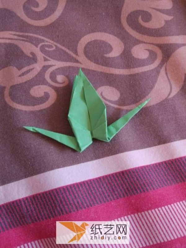 What should I do if I don’t know how to make origami cranes? This detailed tutorial can save you