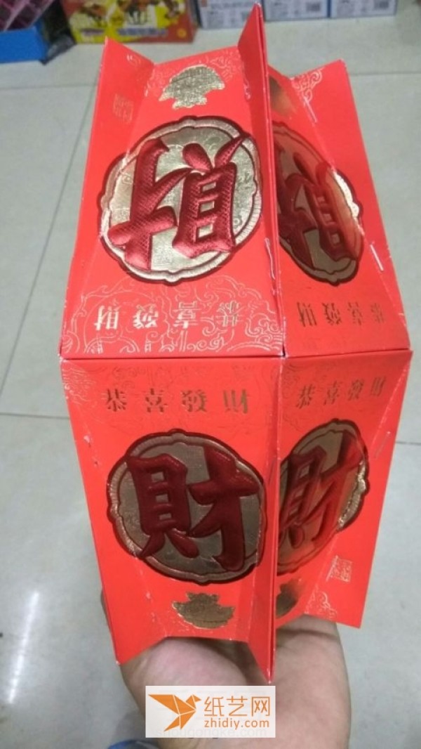 Tutorial on making festive Lantern Festival lanterns using New Year red envelopes