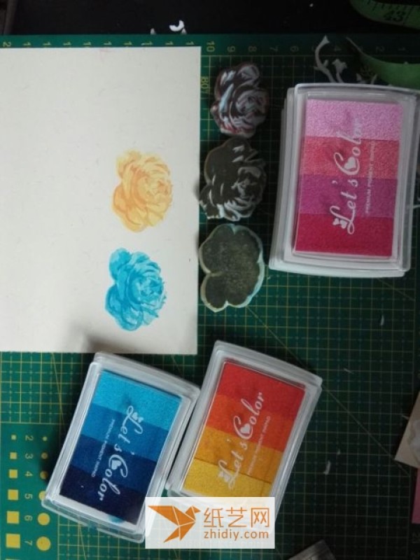 The tutorial for making super beautiful flower rubber stamps is suitable forFor New Years greeting card decoration