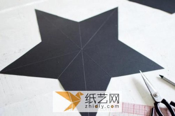 Tutorial on making three-dimensional five-pointed star lanterns for the New Year. DIY paper-carved five-pointed star lanterns.