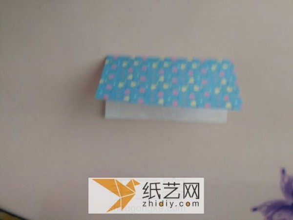 A novel way to make origami boxes. Gift packaging boxes can also be made in this way