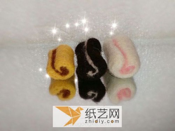 Tutorial on delicious cake rolls made from wool felt, a tempting Mid-Autumn Festival gift