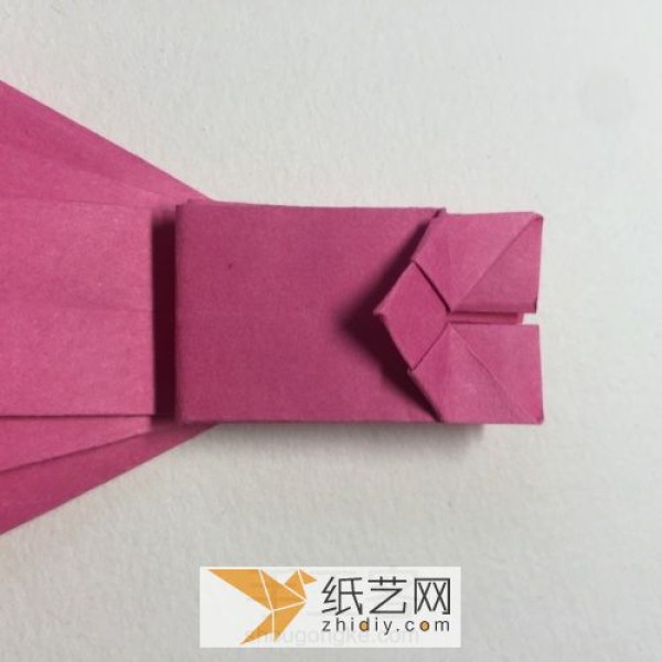 Illustrated tutorial on hand-made origami dress. How to fold a three-dimensional skirt to make it look beautiful.