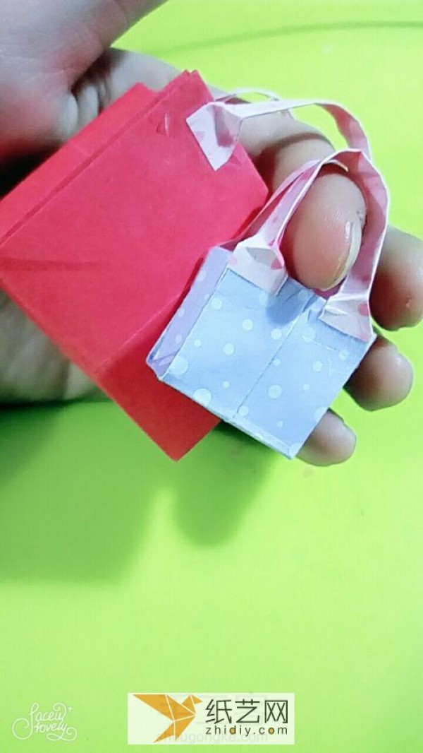 Cute, small and exquisite origami handbag, Children’s Day play house props