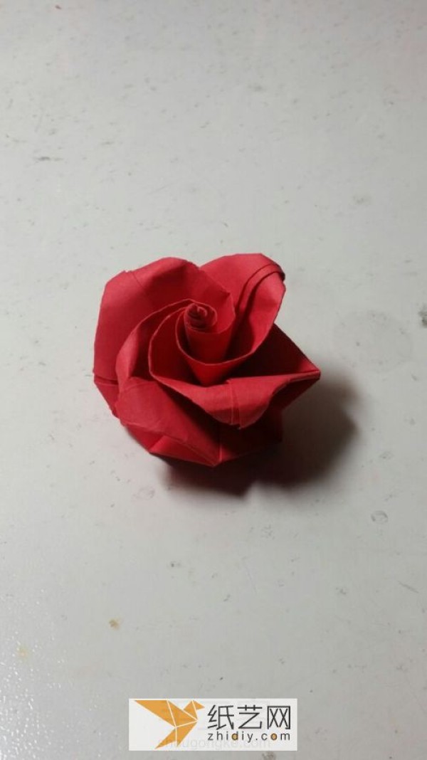 The simplest way to fold origami roses. Easy to learn paper rose tutorials.