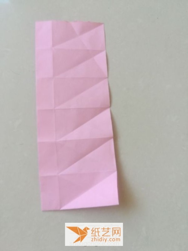 Tutorial on making a hexagonal flower origami lid for a Valentines Day gift box