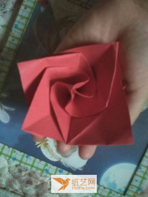 A very practical tutorial for making simple origami roses for Valentines Day