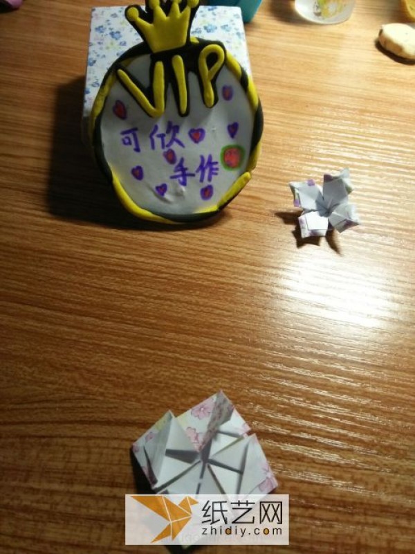 I heard that if you learn to make origami four-leaf clover paper flowers, you will become lucky! (change)