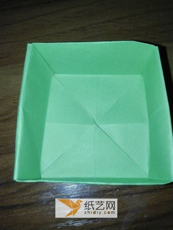 How to fold and make a simple handmade origami gift box. How to make an origami box with a bow.