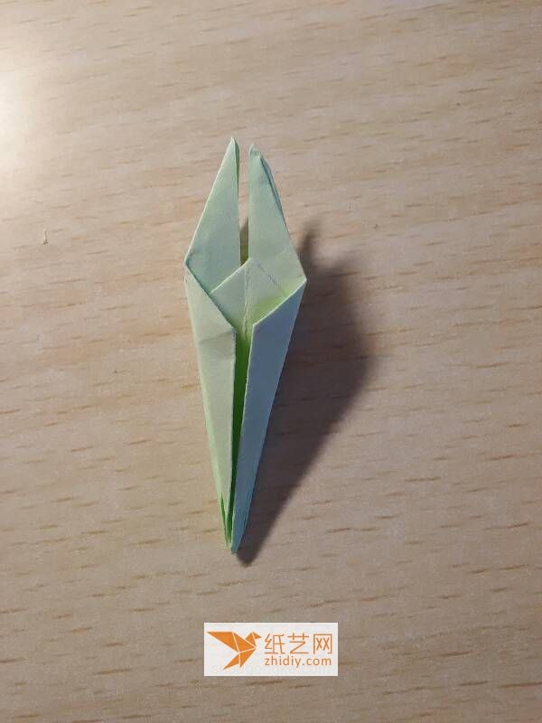 Very useful origami lily making tutorial