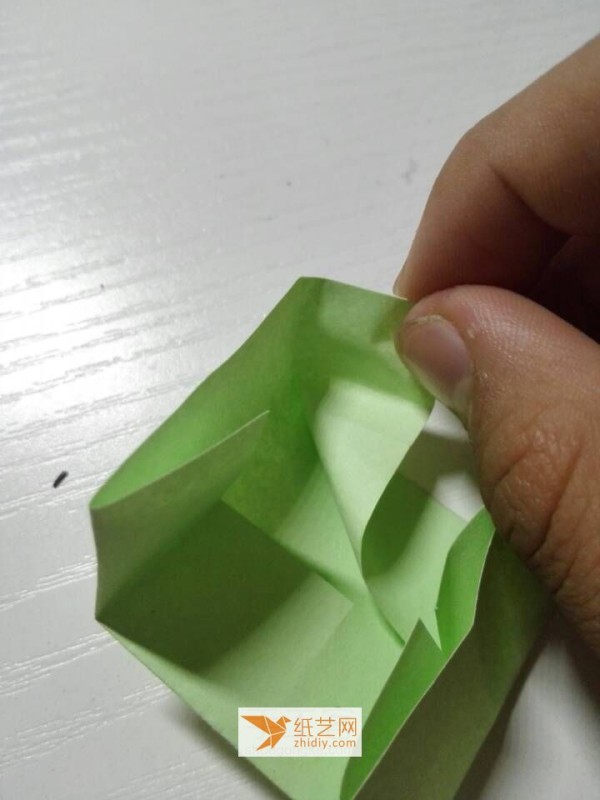 A simple origami four-leaf clover tutorial