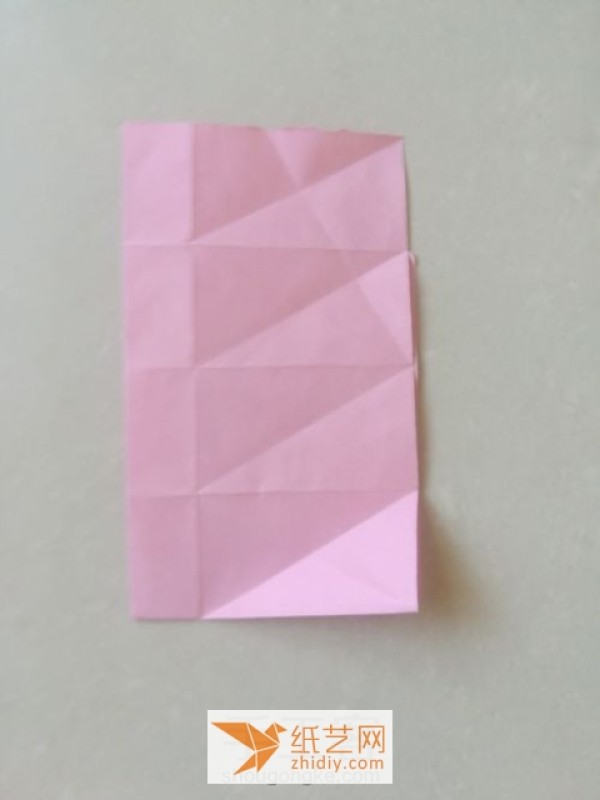 Tutorial on making a hexagonal flower origami lid for a Valentines Day gift box