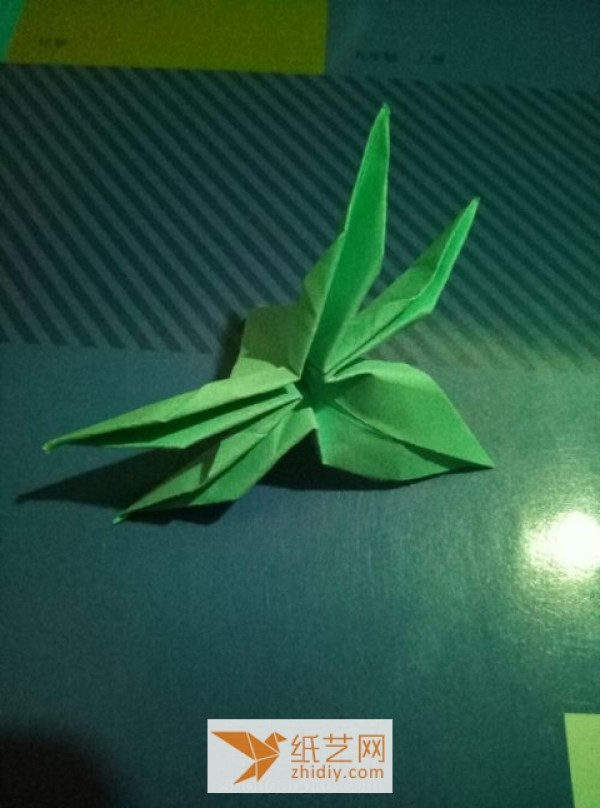 Teach you how to make origami cherry blossoms to decorate Christmas