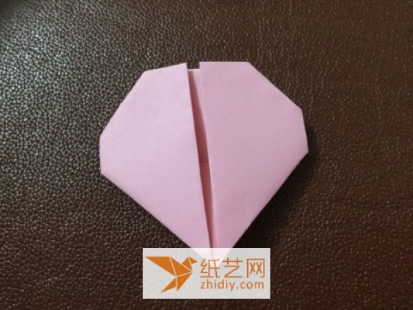 Tutorial on how to make a small and simple origami heart for Valentine’s Day gift