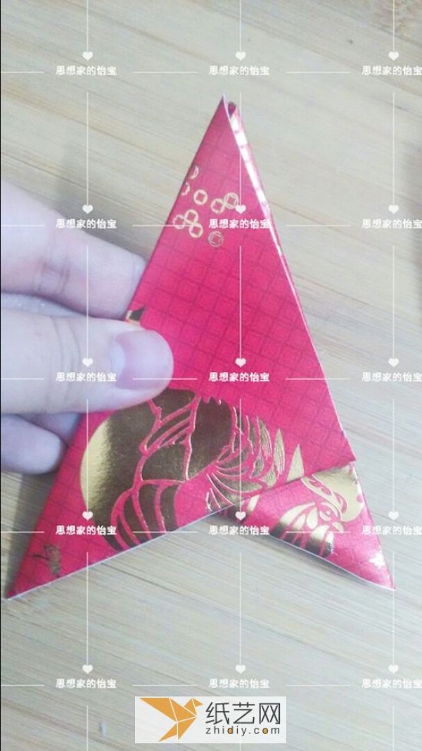 Turn waste into treasure during the New Year red envelopes and make new year decorations with surplus every year.