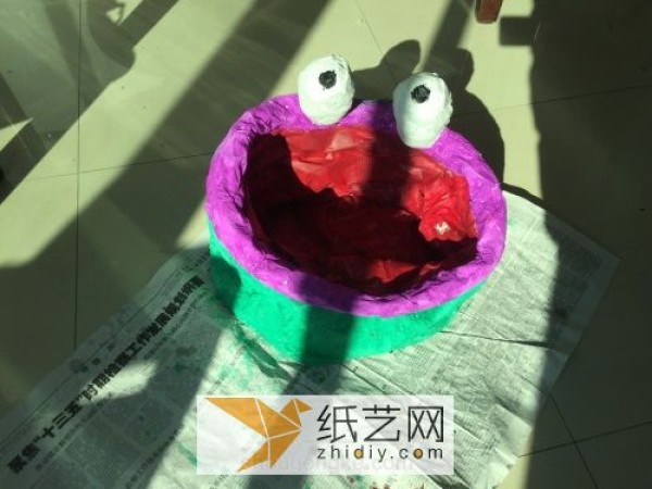 Childrens Day handicrafts: turning waste into treasure, creative big mouth monster trash can