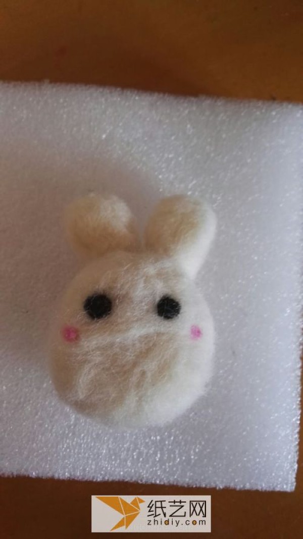 Baojiaohui’s wool felt DIY bunny doll tutorial