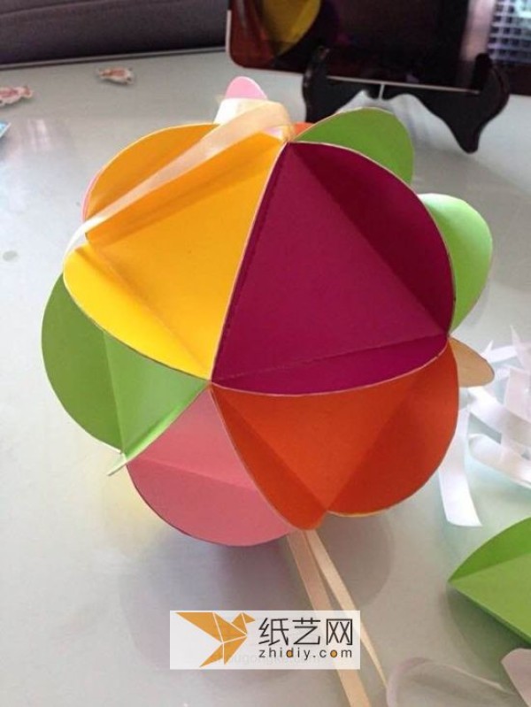 Tutorial on how to make 5-color origami flower balls in 12 steps