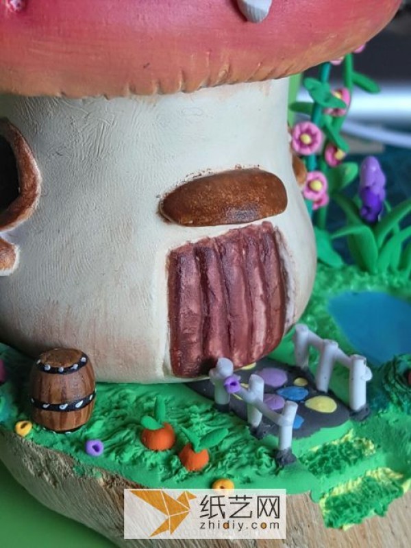 Tutorial for making a small mushroom house from fairy tales with ultra-light clay. A birthday gift for a friend.