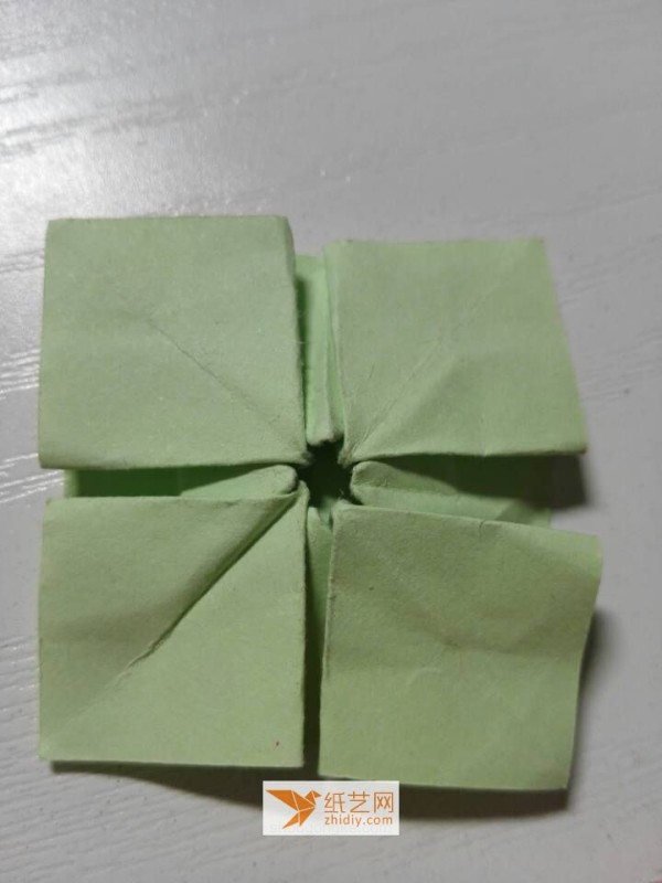 A simple origami four-leaf clover tutorial