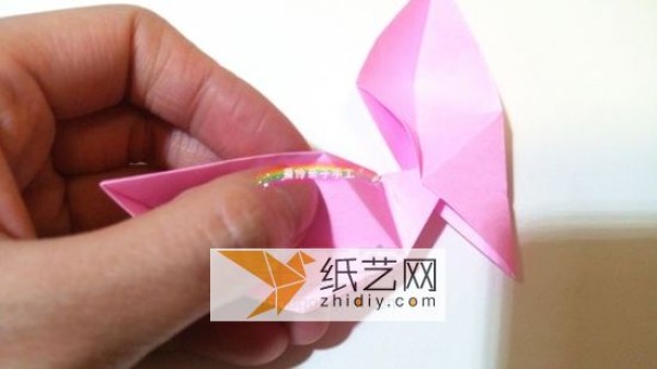 Simple and exquisite origami cherry blossom tutorial illustration