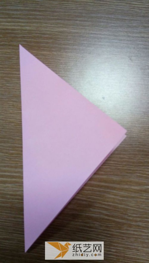 Simple basic origami lily making method. Handmade origami tutorial teaches you how to origami lily.