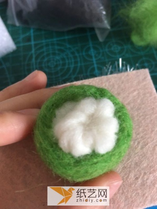 Wool felt novices can try this matcha cake making tutorial