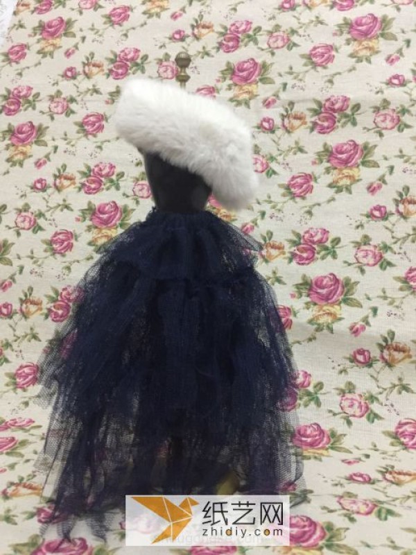 How to turn scraps from fabric production into treasure to make a doll princess dress