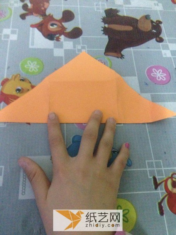 Beautiful origami envelopes to hold love letters on Valentines Day