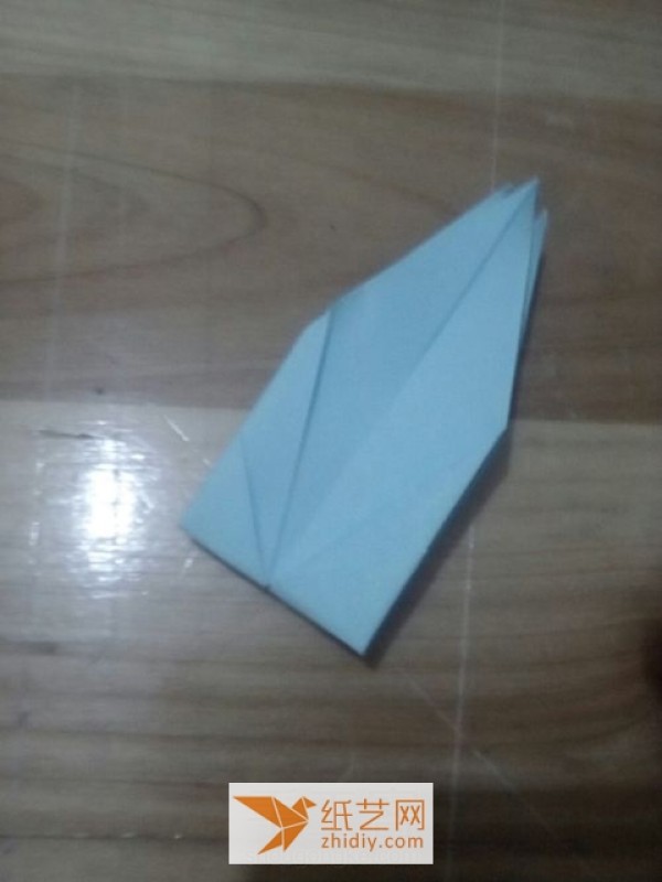 Innovative tutorial on how to make a flying origami crane