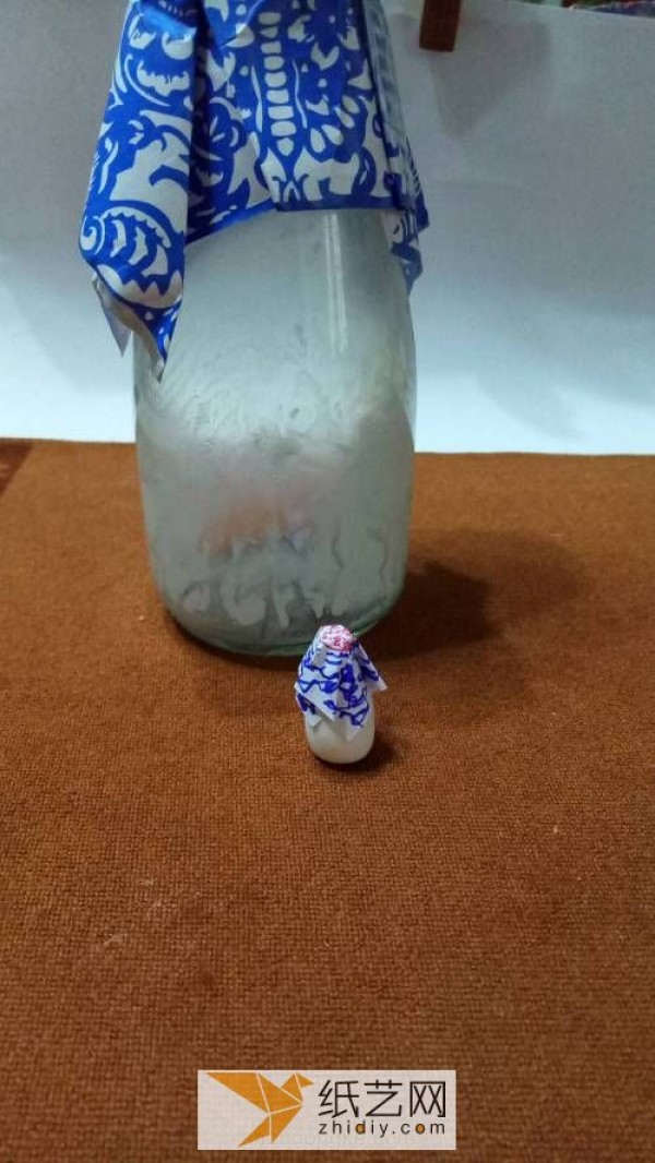 Very interesting tutorial on making a yogurt bottle with super light clay