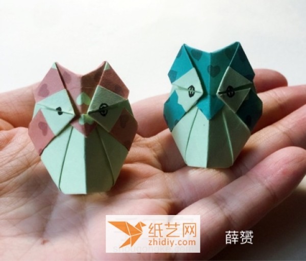 Tutorial on how to make a cute pair of origami owls. How to make a simple Valentine’s Day gift.