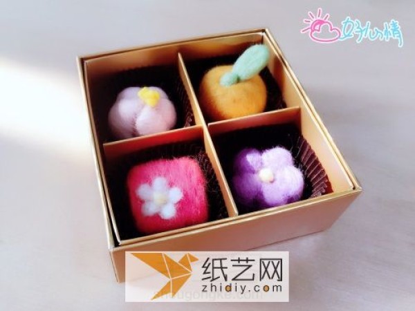 Tutorial on how to make Mid-Autumn Festival mooncakes with cute wool felt. This mooncake gift box is a great Mid-Autumn Festival gift.