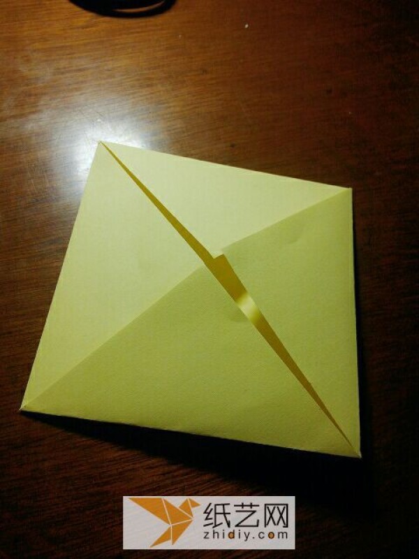 Manual illustrated tutorials and detailed methods for making origami artifacts for April Fool’s Day