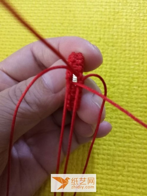 Tutorial on making hand-knitted Ali mobile phone chain as a New Year gift