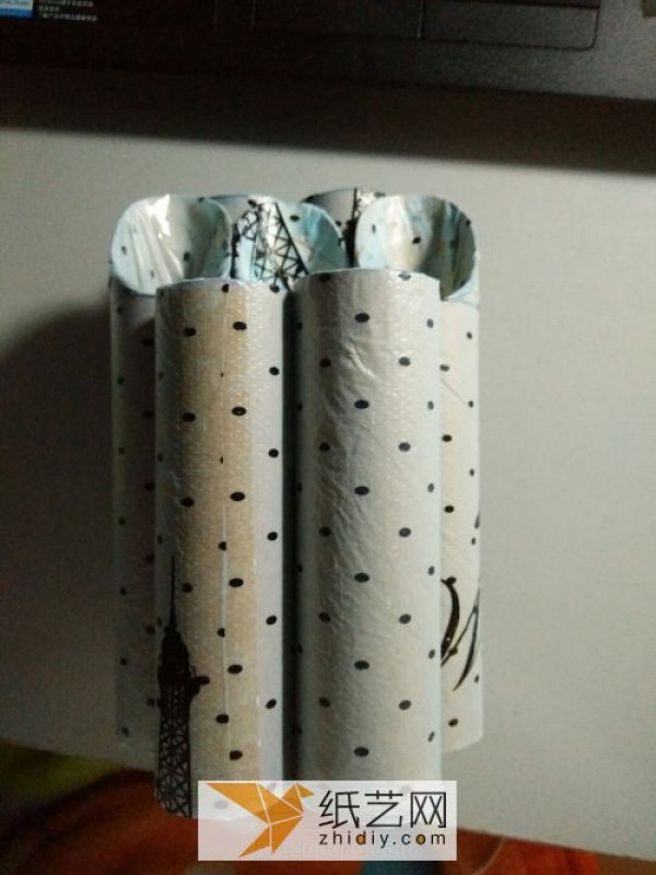 Desktop storage tool Tutorial on turning waste paper tubes into treasures and making them into practical pen holders