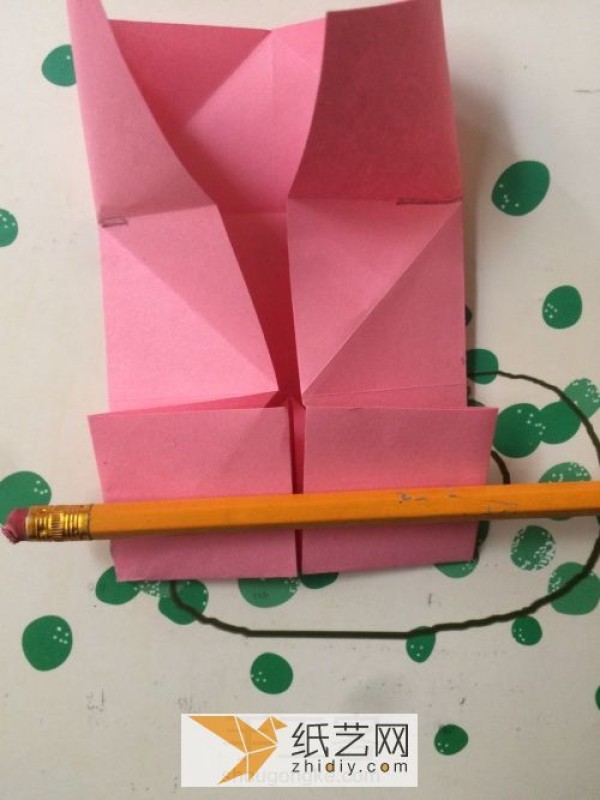 Teach you how to fold interesting paper tops!