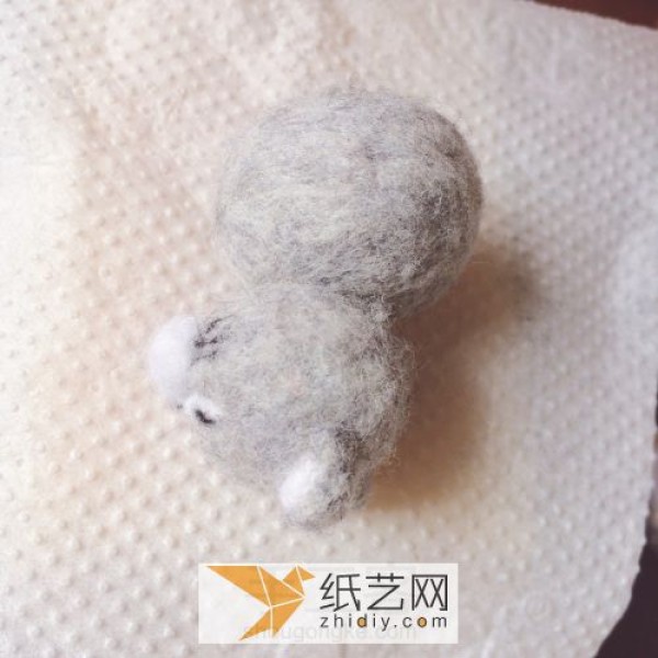 Illustration of the handmade DIY production tutorial of the cute wool felt steamed bun cat doll