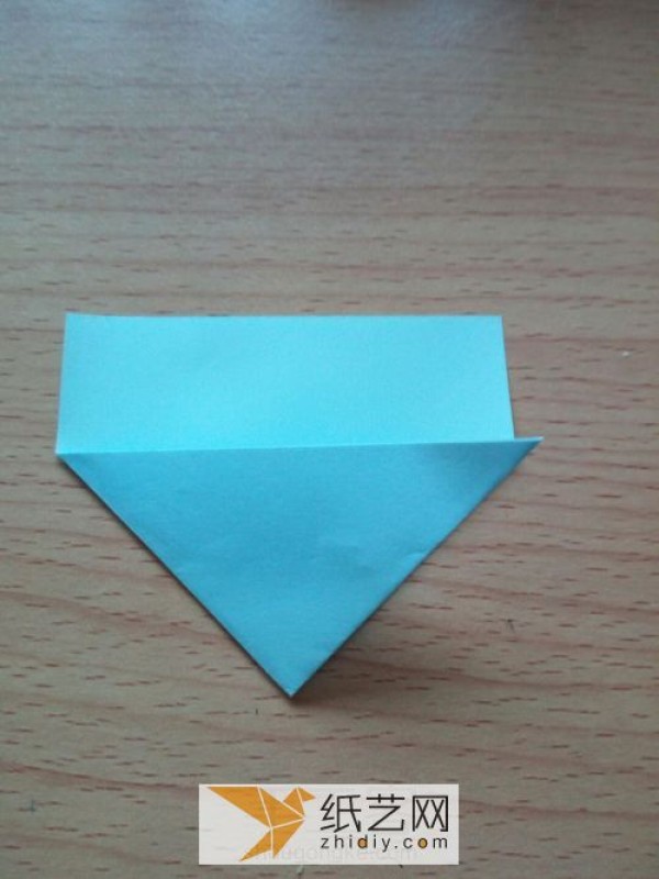 Creative handmade tutorial teaches you how to fold a beautiful origami feather envelope