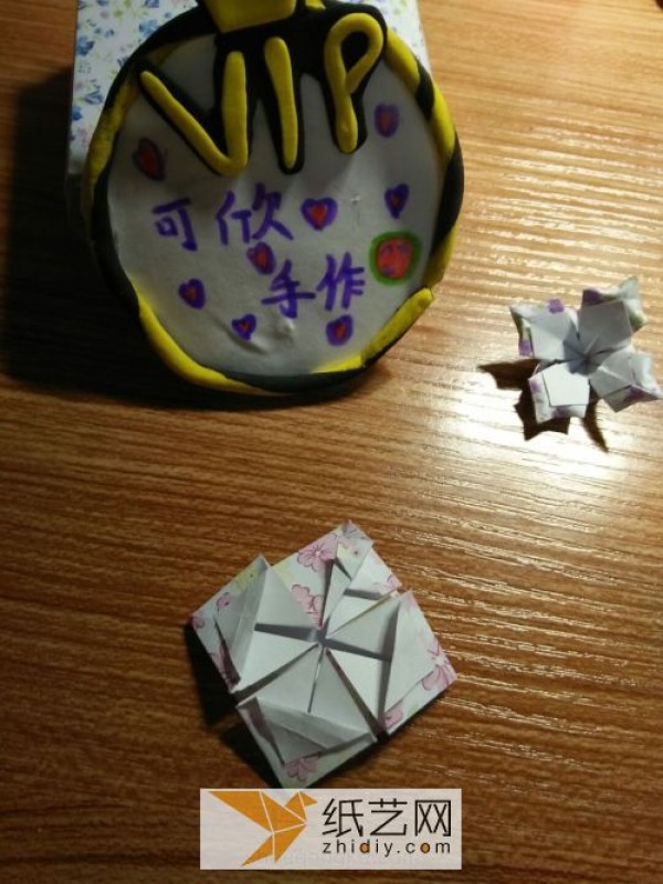 I heard that if you learn to make origami four-leaf clover paper flowers, you will become lucky! (change)