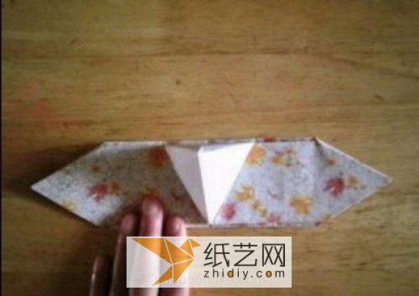 Making rice dumplings for Dragon Boat Festival. How to make origami rice dumplings.