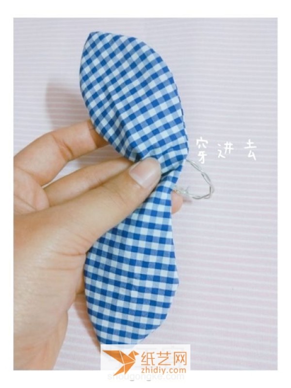 Tutorial on how to make a fresh fabric hair tie