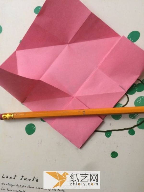 Teach you how to fold interesting paper tops!