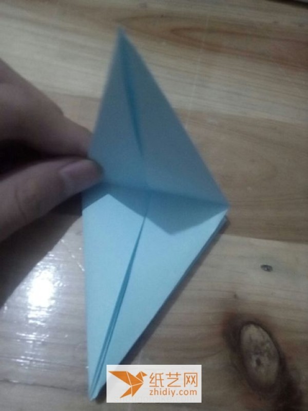 Innovative tutorial on how to make a flying origami crane