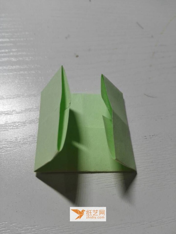 A simple origami four-leaf clover tutorial