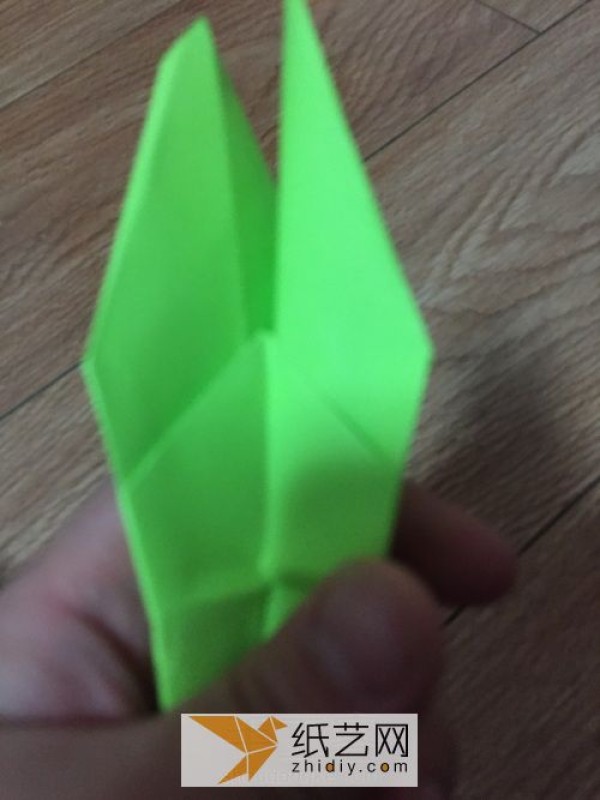 Classic origami is indispensable without the origami paper crane