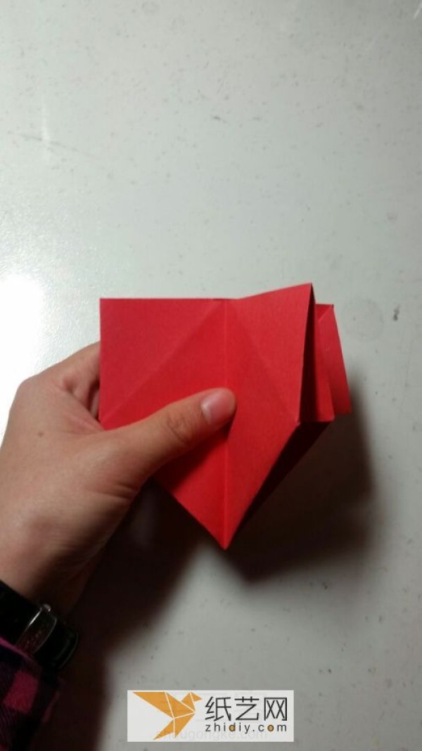 The simplest way to fold origami roses. Easy to learn paper rose tutorials.