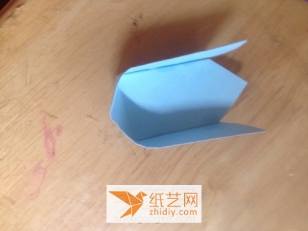 Tutorial on making origami shoes for dolls